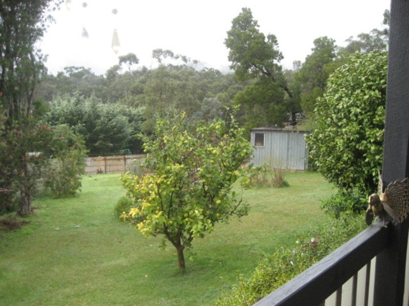 4 Bellbird Avenue, Launching Place VIC 3139
