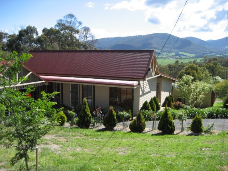 25 Allsops Road, Launching Place VIC 3139