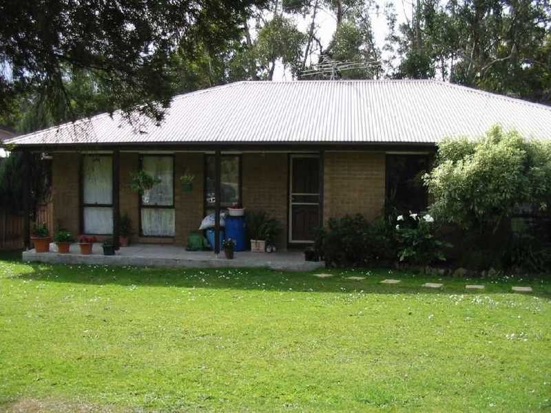 33 Shirley Crescent, Woori Yallock VIC 3139