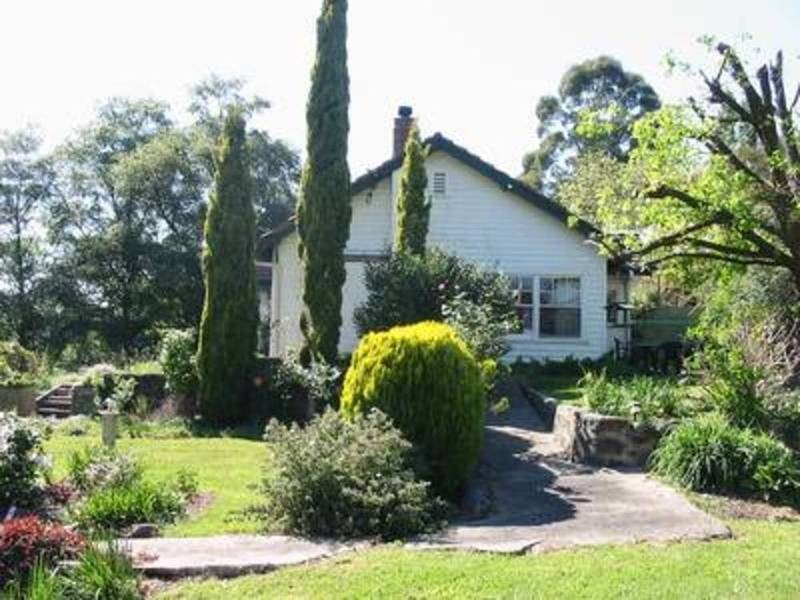 6-8 Station Road, Warburton VIC 3799