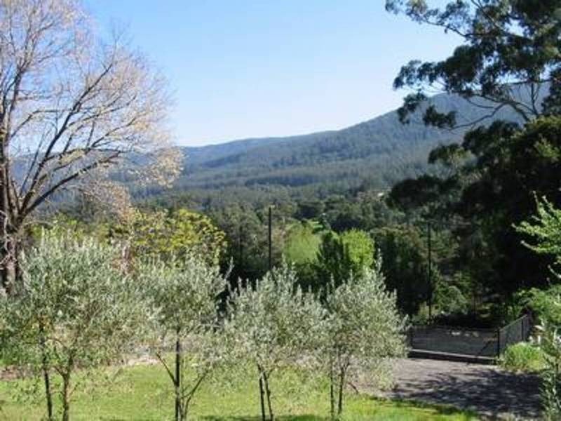 6-8 Station Road, Warburton VIC 3799