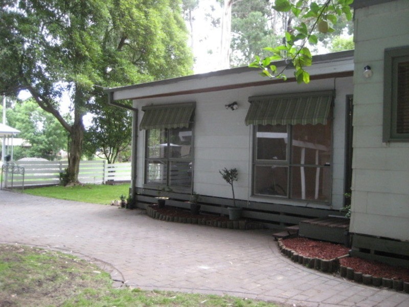 35 Moore Crescent, Millgrove VIC 3799