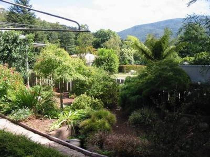 28 Old Warburton Road, Warburton VIC 3799