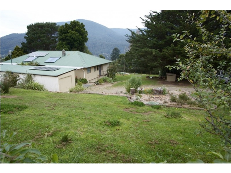 2b Louis Avenue, Warburton VIC 3799