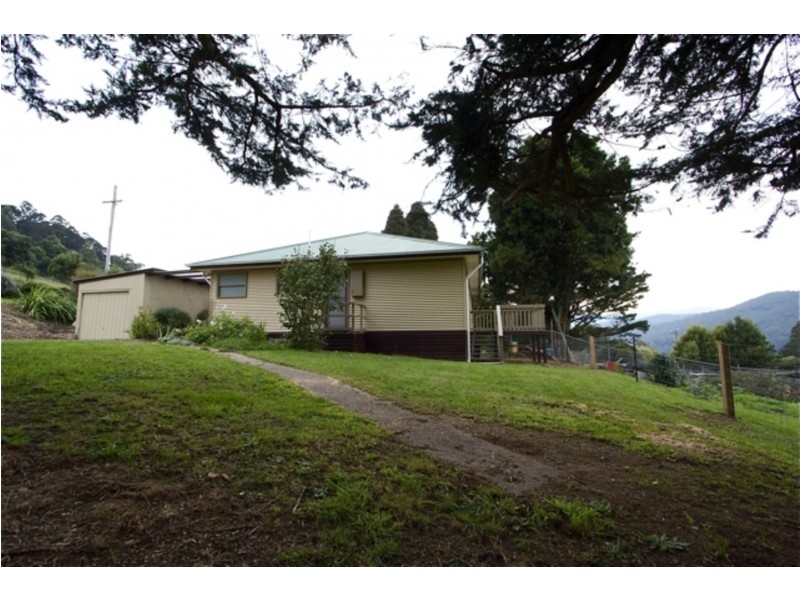 2b Louis Avenue, Warburton VIC 3799