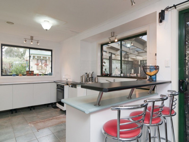 13 Charlwood Drive, Mooroolbark VIC 3138
