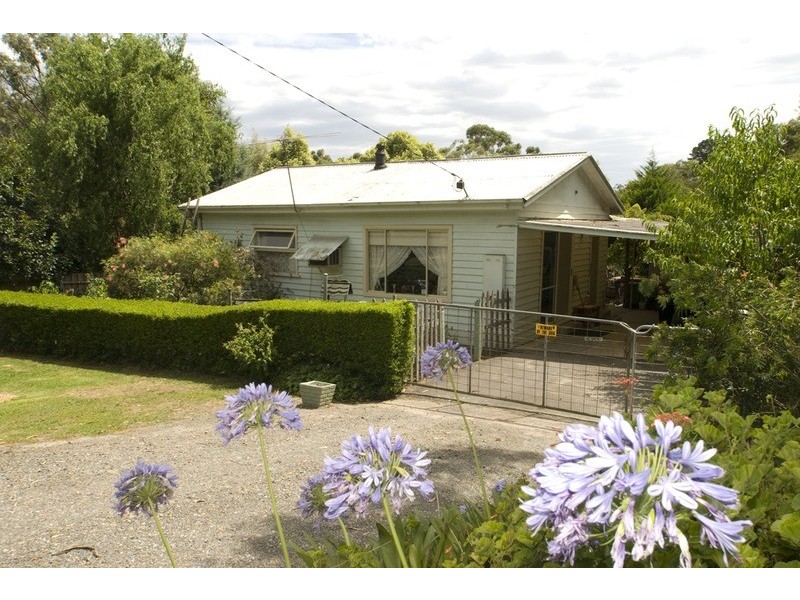 2a Allsops Road, Launching Place VIC 3139