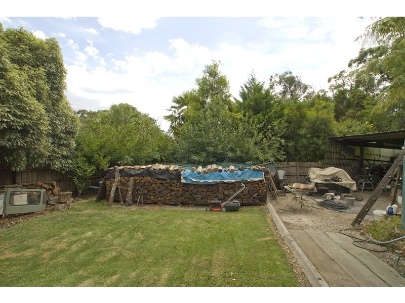 2a Allsops Road, Launching Place VIC 3139