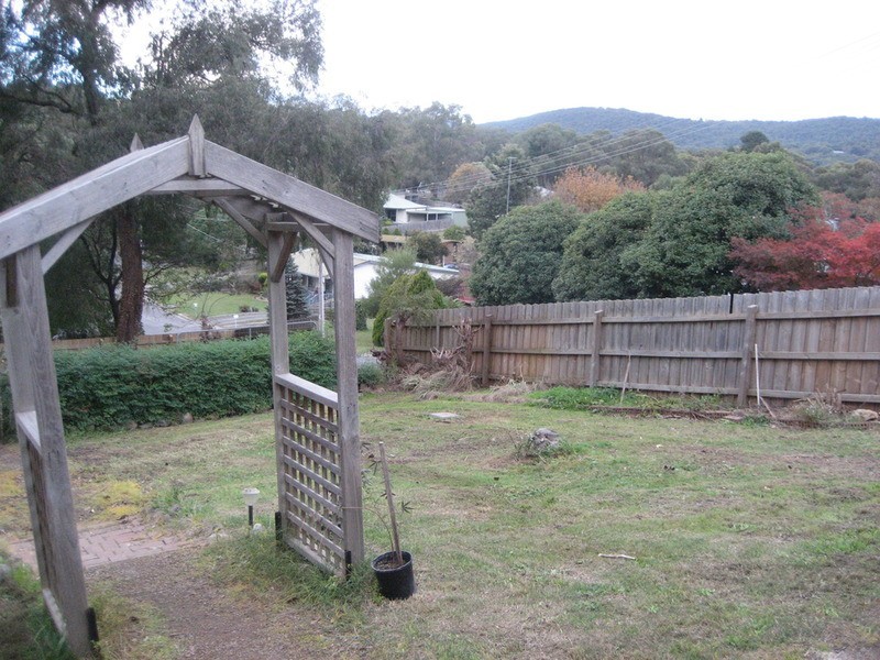 25 Dean Crescent, Launching Place VIC 3139