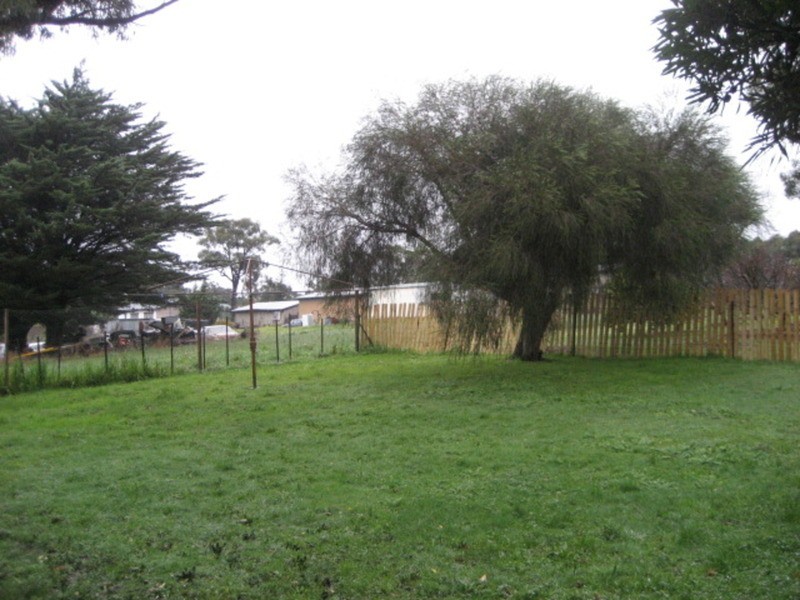 4 Lester Street, Woori Yallock VIC 3139