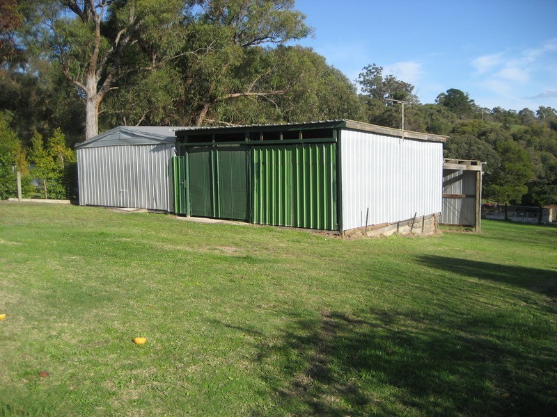18 Cairncroft Avenue, Launching Place VIC 3139