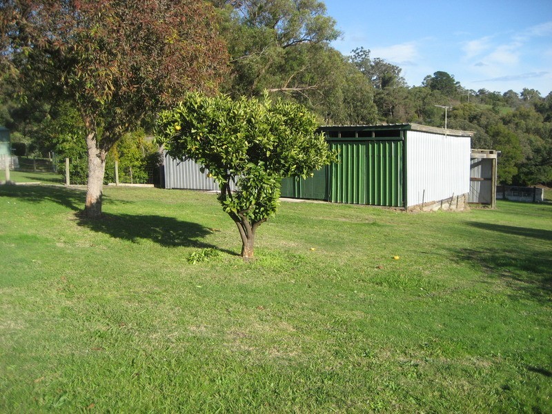 18 Cairncroft Avenue, Launching Place VIC 3139