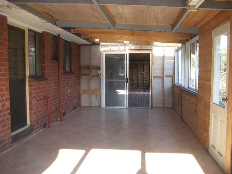 18 Cairncroft Avenue, Launching Place VIC 3139