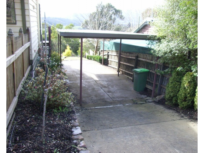 2 Alan Grove, Woori Yallock VIC 3139