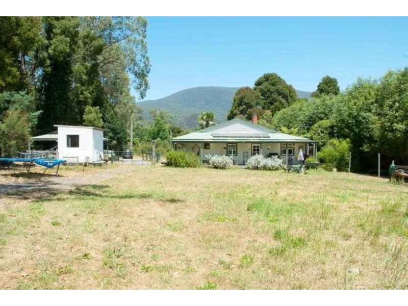 11 Graham Road, East Warburton VIC 3799