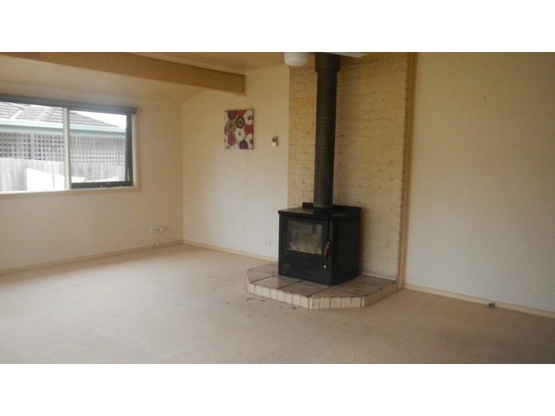 2 Fern Court, Launching Place VIC 3139