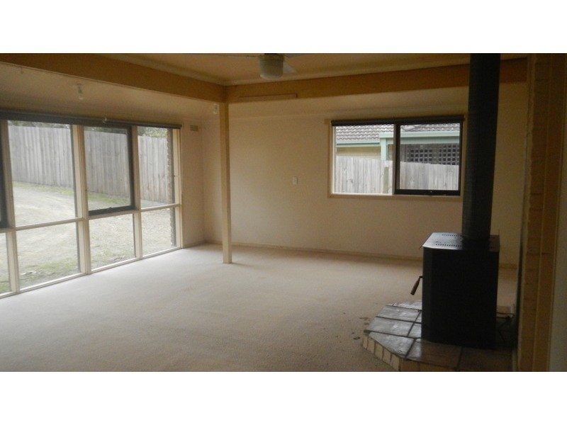 2 Fern Court, Launching Place VIC 3139