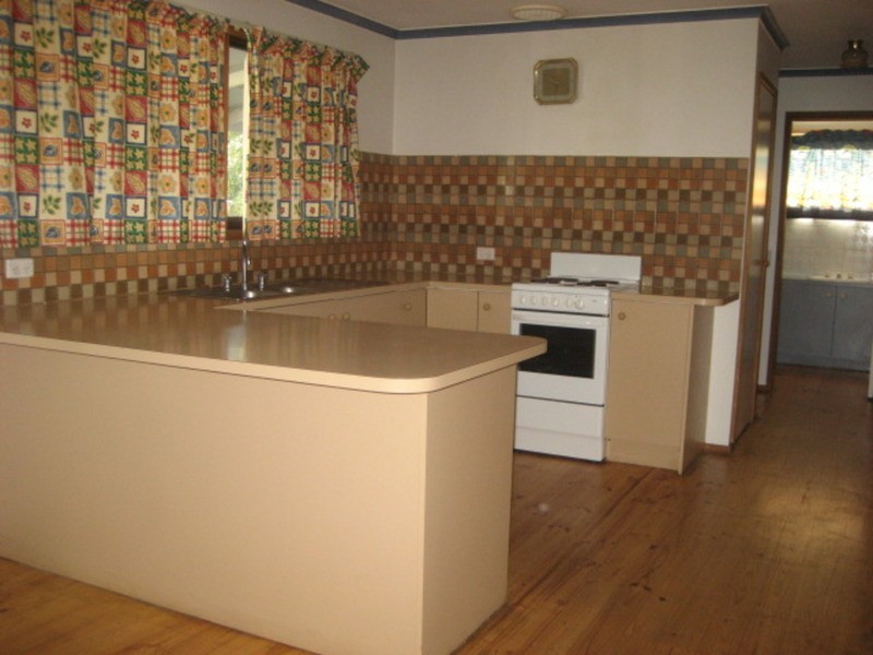 4 Henry  Street, Healesville VIC 3777