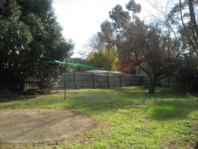 4 Henry  Street, Healesville VIC 3777