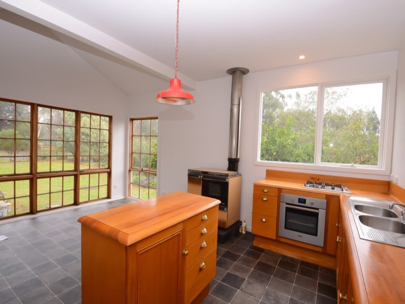 100 Lowes Road, Yarra Junction VIC 3797