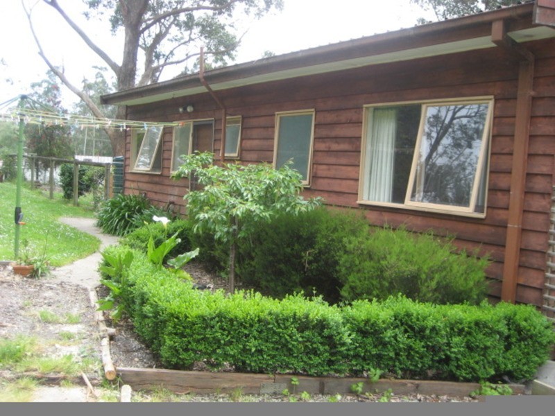 6 Gembrook Road, Launching Place VIC 3139