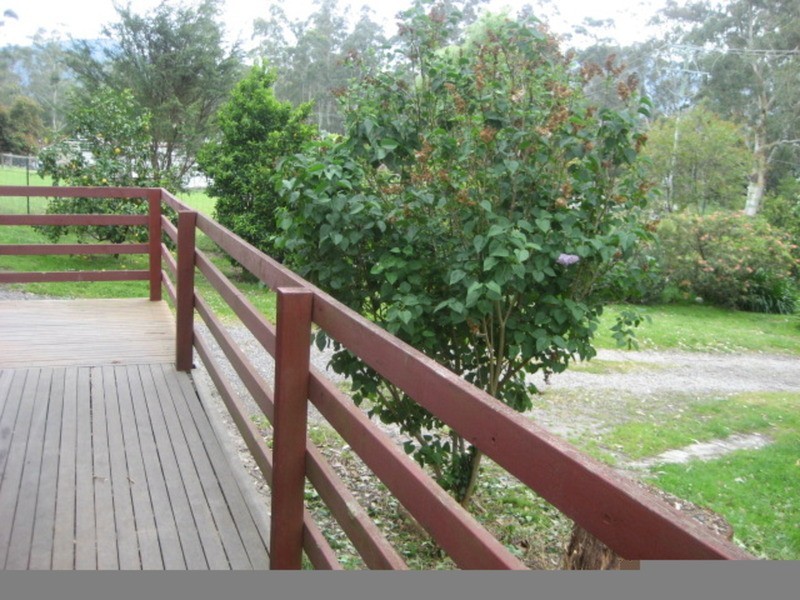 6 Gembrook Road, Launching Place VIC 3139