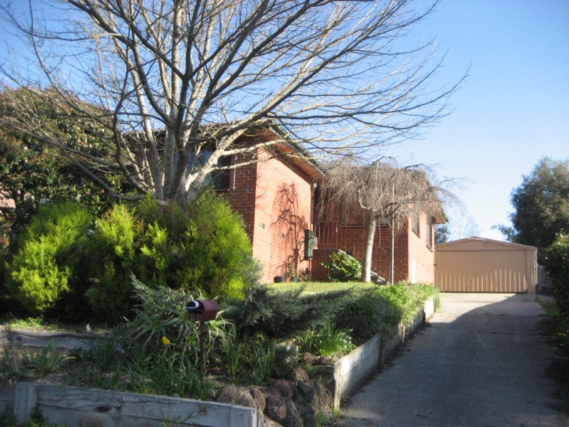 14 Shirley Crescent, Woori Yallock VIC 3139