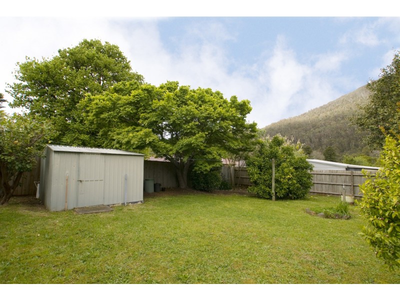 6 Derby Street, Warburton VIC 3799