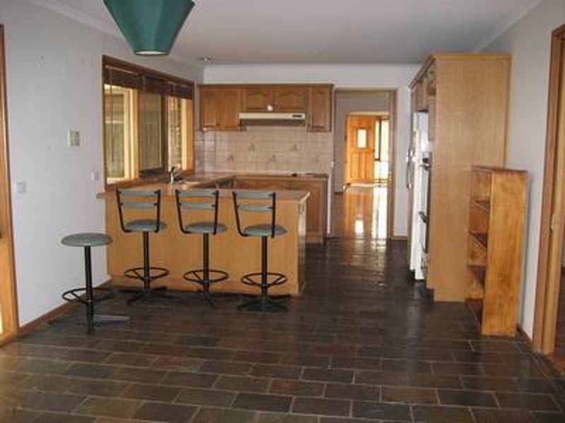 14 Renwick Street, Ferntree Gully VIC 3156