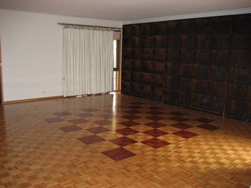 14 Renwick Street, Ferntree Gully VIC 3156