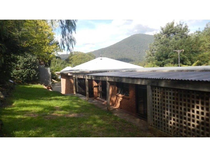 9 Hand  Street, Warburton VIC 3799