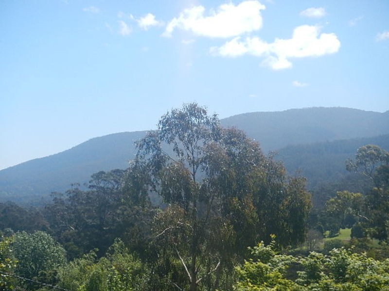 5 Glenbrook Road, Warburton VIC 3799