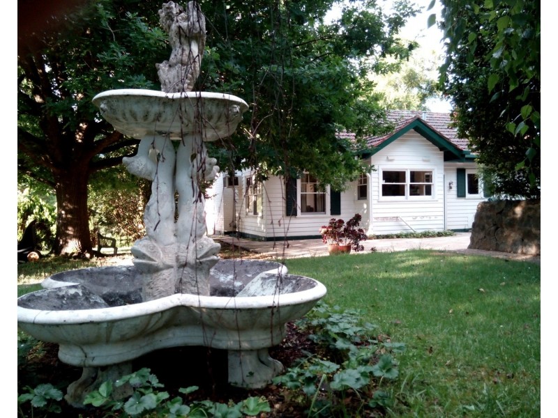 6-8 Station Road, Warburton VIC 3799