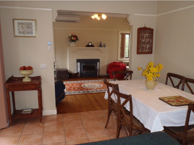 13 Gibsons Parade, Warburton VIC 3799