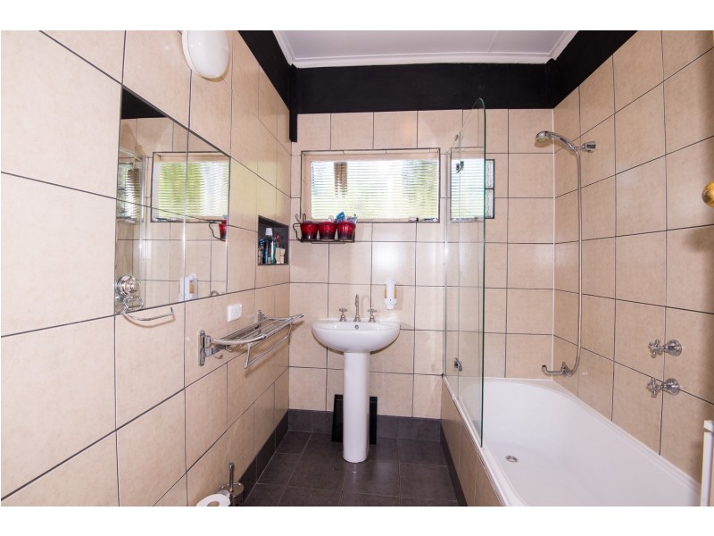 27A Blackwood Avenue, Warburton VIC 3799