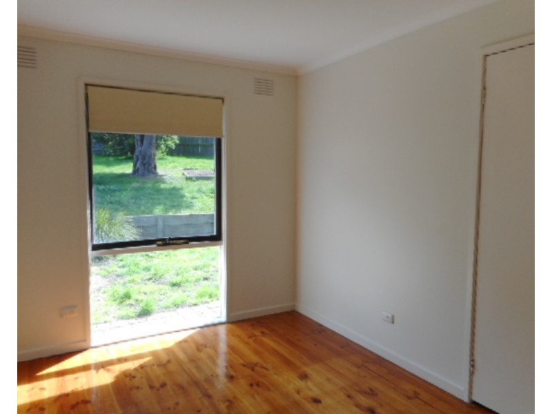 6 Mathers Avenue, Launching Place VIC 3139