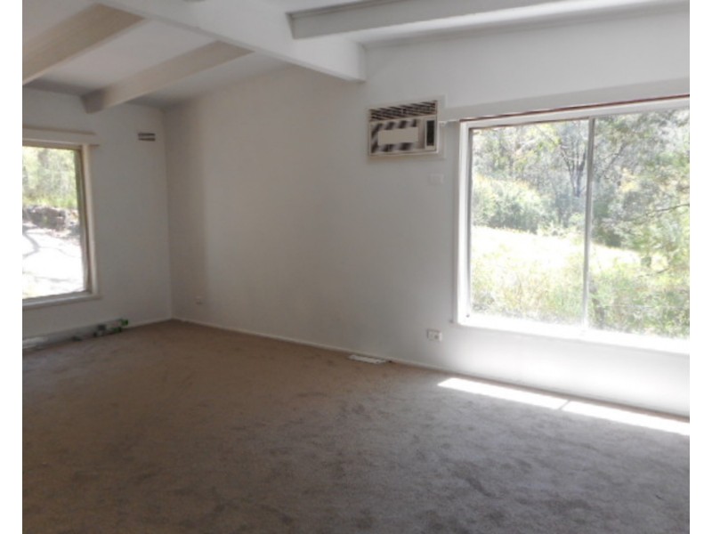 35 Tarhilla Drive, Launching Place VIC 3139