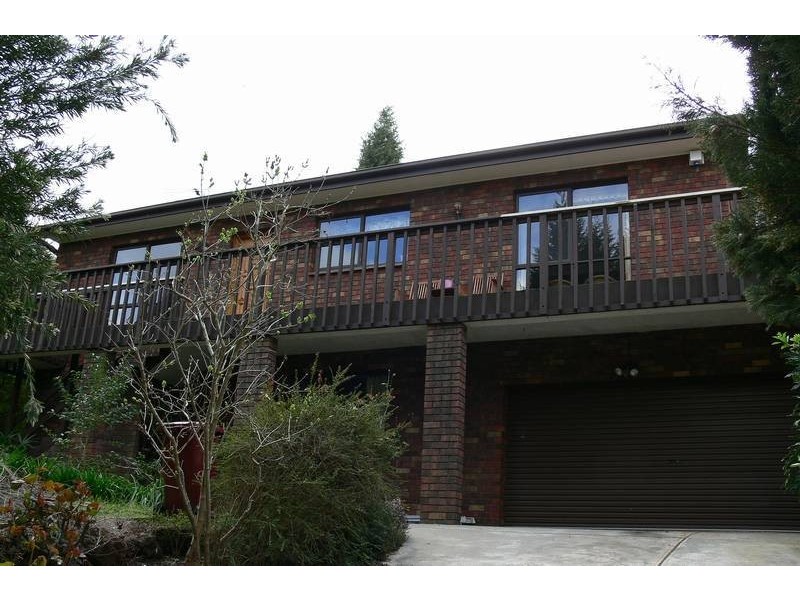 55 Long Valley Way, Doncaster East VIC 3109