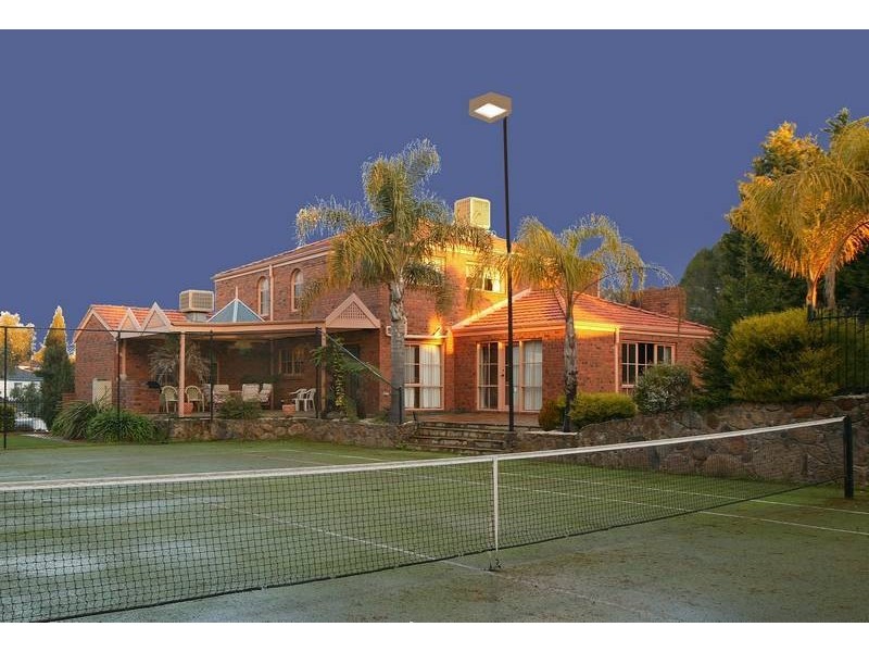 4 Leanne  Court, Doncaster East VIC 3109