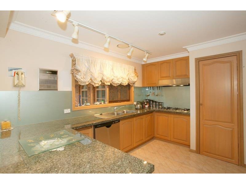 4 Leanne  Court, Doncaster East VIC 3109