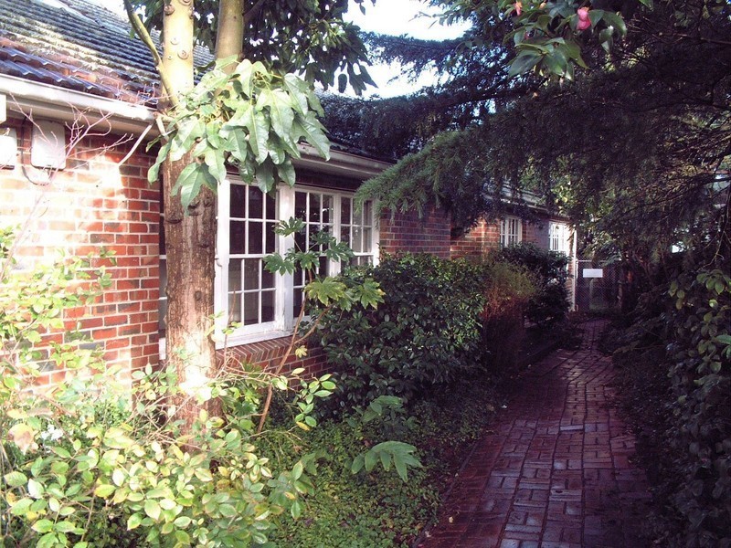 24 Hedge End Road, Mitcham VIC 3132