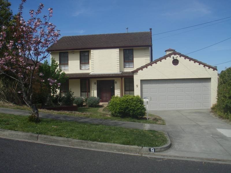 9 Santiago Street, Doncaster VIC 3108