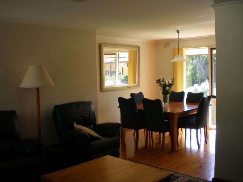 27 Caringal Avenue, Doncaster VIC 3108