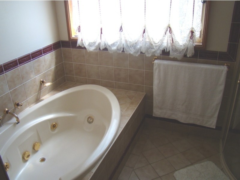 2 Dorothy Street, Basin View NSW 2540