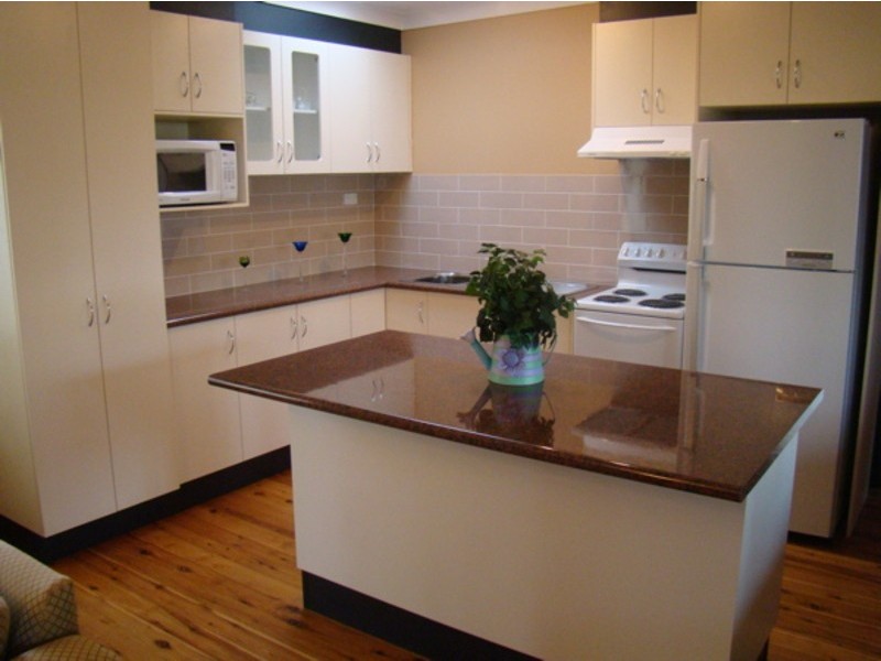 18 Gymea Avenue, Sanctuary Point NSW 2540