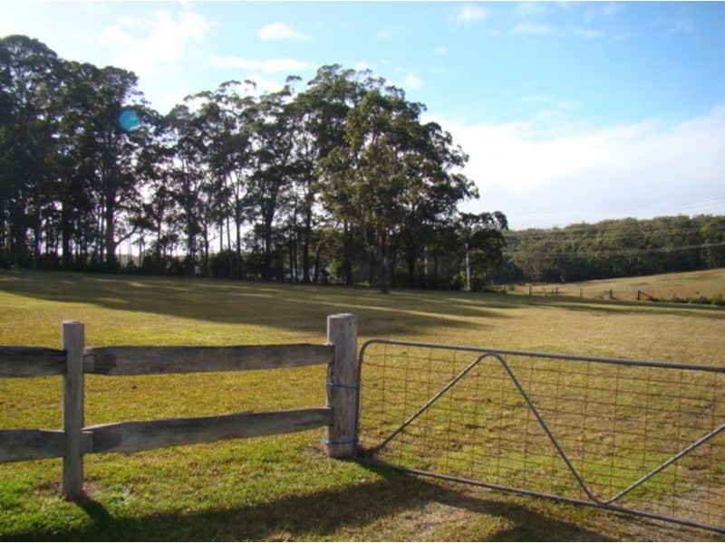 4 Torbin Place Street, Tomerong NSW 2540