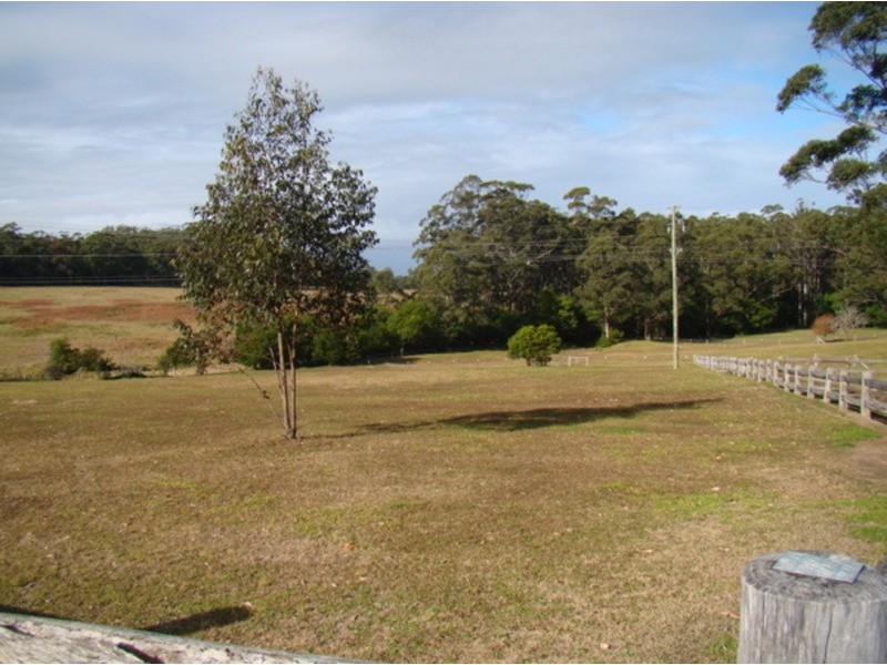 4 Torbin Place Street, Tomerong NSW 2540