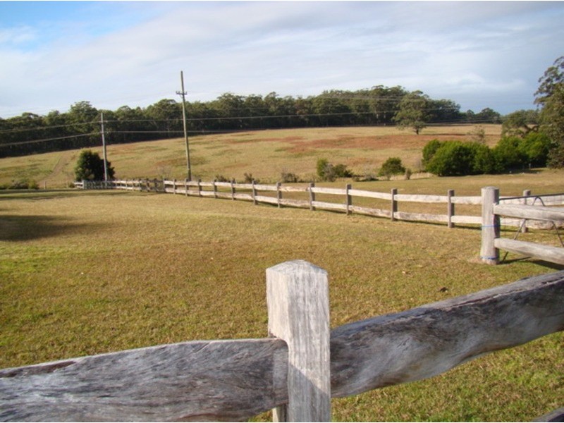 4 Torbin Place Street, Tomerong NSW 2540