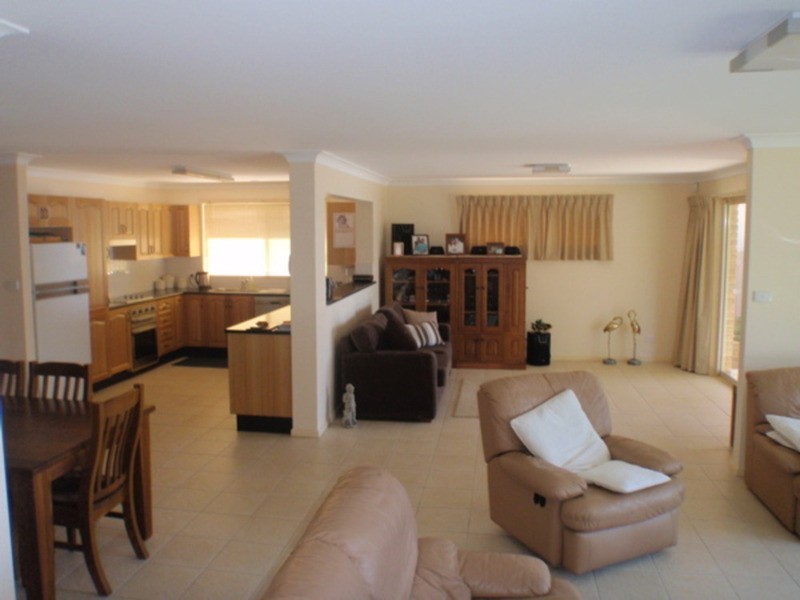 32 Basin View Parade, Basin View NSW 2540