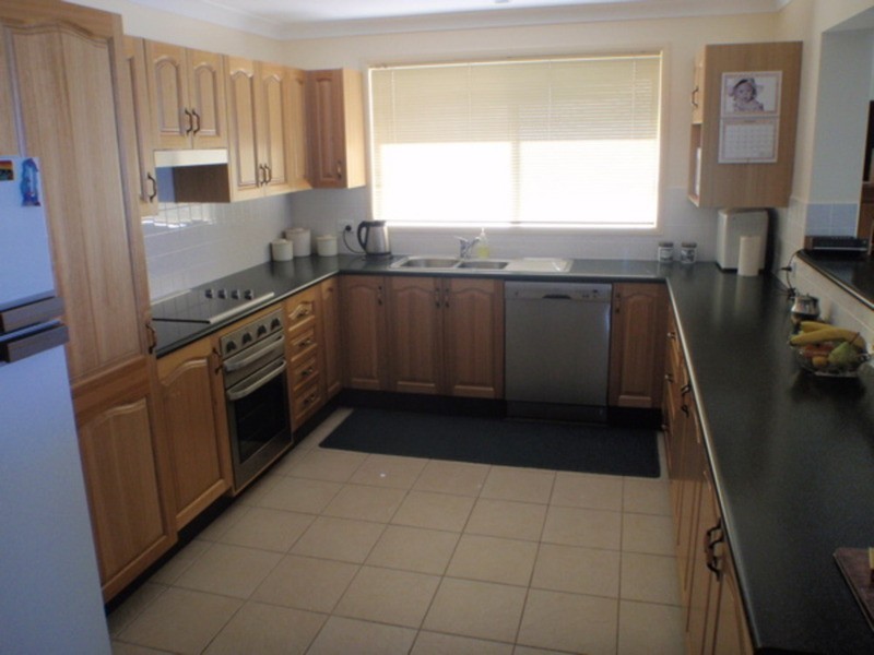 32 Basin View Parade, Basin View NSW 2540